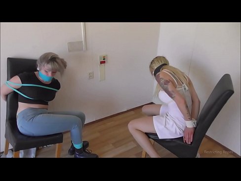 ❤️ Adicta / amarrada e amordazada / damisela en apuros ️❌ Vídeo porno en nós ❌️❤